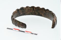 Foto von Bronzeperlarmreif (NHMW-PRAE-025399)